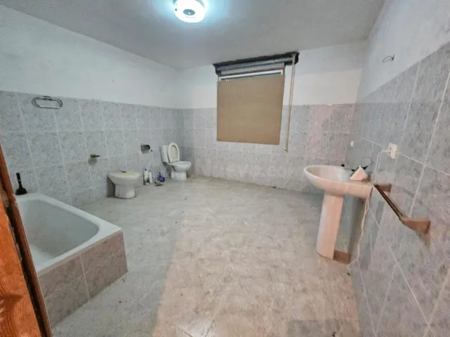 OPORTUNIDAD!!! SE VENDE CASA CON TERRENO EN VENDANOVA - foto 4