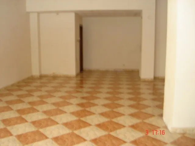 LOCALES COMERCIALES EN ZONA DE SERVICIOS TOTALMENTE ACONDICIONADOS — 5