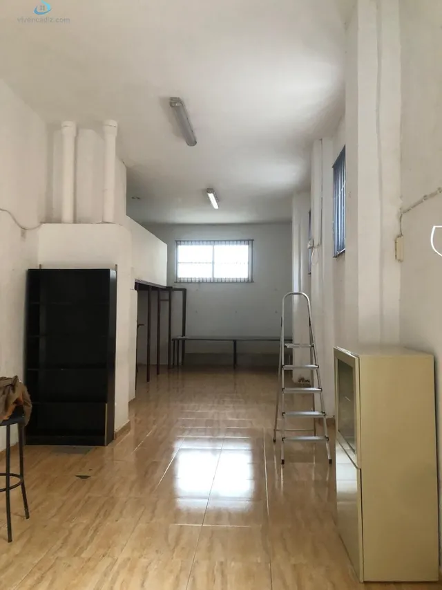 Local en venta con posibilidad de convertir a vivienda. — 20