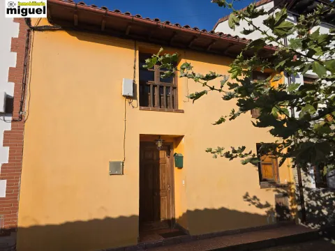 CASA DE PUEBLO EN COLOMBRES CON VISTAS A LA SIERRA DEL CUERA