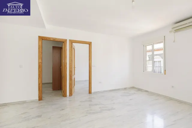 Piso con garaje y trastero — 12