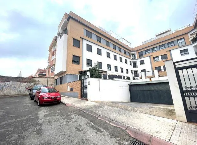 SE VENDE piso OKUPA en C La Merced 4 de Linares - foto 4