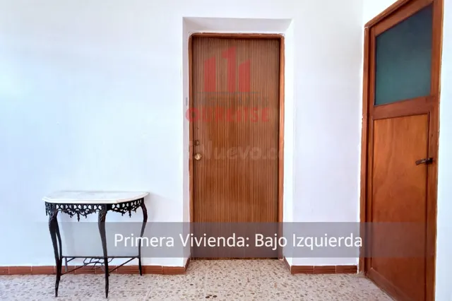 EDIFICIO COMPUESTO POR CUATRO VIVIENDAS CON TRASTEROS Y TERR - foto 3