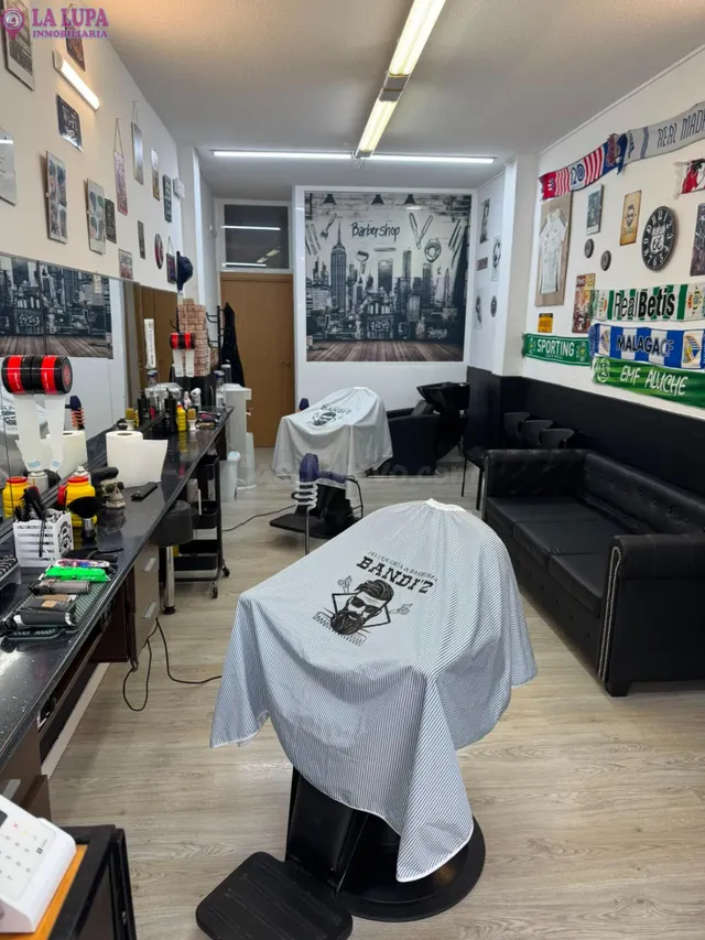 ¡¡¡ Se traspasa peluqueria en pleno funcionamiento en Parque