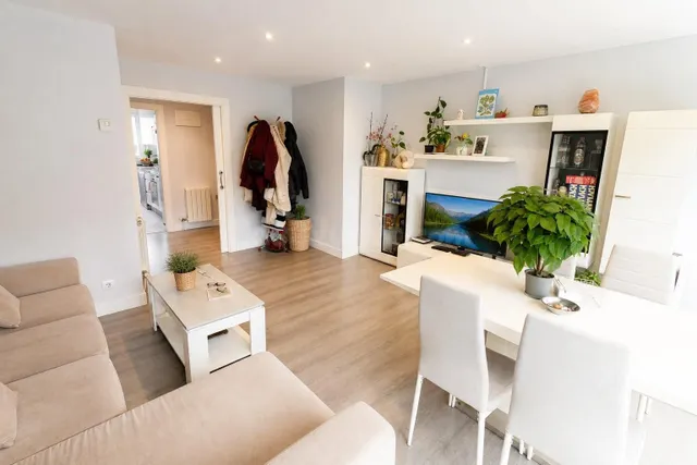 MAGNÍFICA VIVIENDA REFORMADA CON GARAJE, PISCINA Y TODO TIPO - foto 4