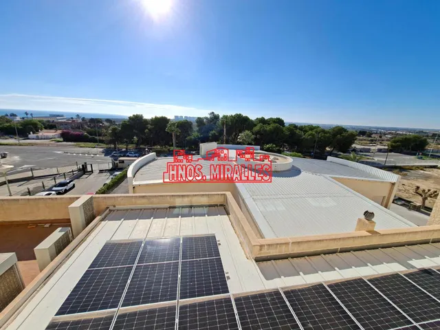 ¡¡ GRAN EDIFICIO EN ALQUILER CON 14 DESPACHOS, A 5 MINUTOS DEL AEROPUERTO !! — 29