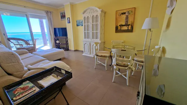 Apartamento con vistas abiertas al mar situado en primera línea playa Daimús — 5
