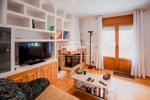 PISO EN VENTA  3 habitaciones, TERRAZA, PARKING Y TRASTERO — 4