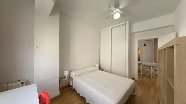 Piso de 3 dormitorios en alquiler -  barrio san antón — 28