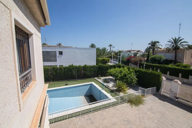 ESPECTACULAR CHALET EN ZONA CIUDAD JARDIN — 20