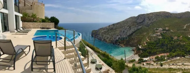 Villa 4 habitaciones 338m² en venta - Partida Comunes-Adsubi