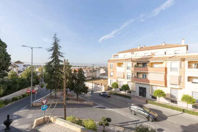Casa independiente a 5 minutos de Granada en buen estado para entrar a vivir — 35