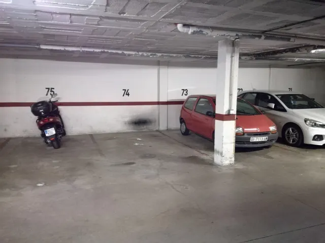 Parking en venta a Palau — 2