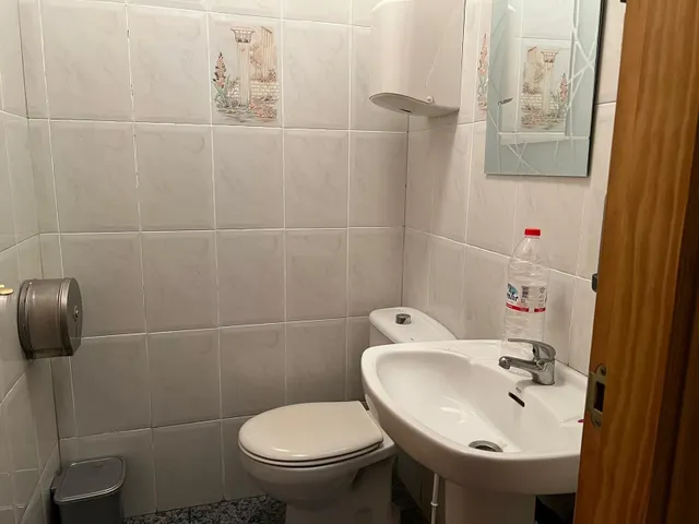 SECTOR 5 , SE VENDE LOCAL ACTUALMENTE MONTADO DE CAFETERIA — 7