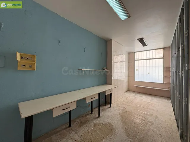 LOCAL EN VENTA 68 M2 EN C. FERNAN GONZALEZ - foto 4