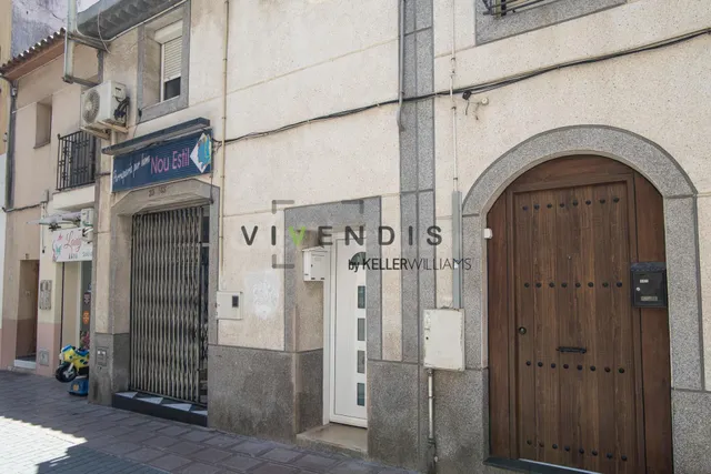 Casa con historia en el casco antiguo de Sant Andreu de la Barca — 5
