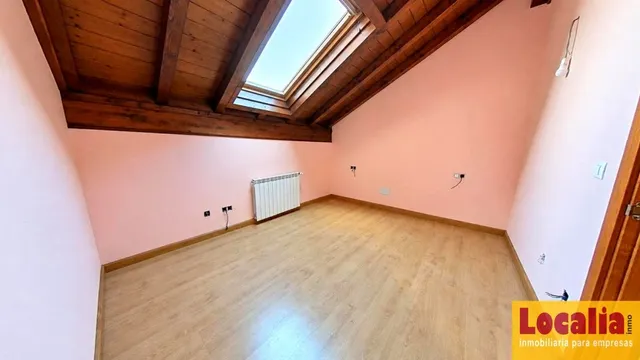 Chalet: amplitud, luz y carácter junto a la costa cántabra — 38
