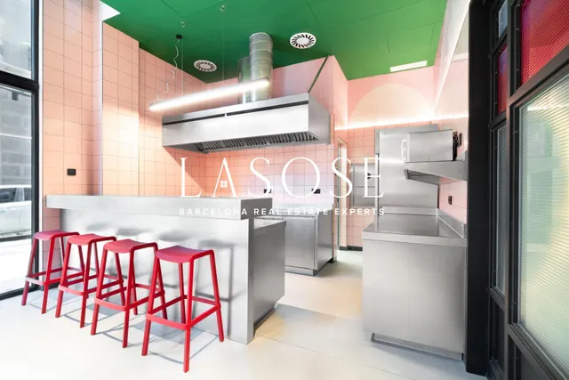 Precioso studio en un lujoso coliving a pocos metros de la playa de Bogatell — 6