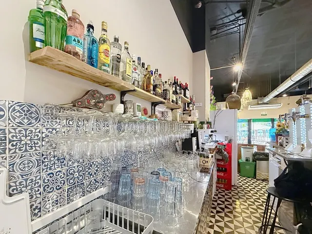 Traspaso bar-cafetería con terraza, Provençals del Poblenou — 16