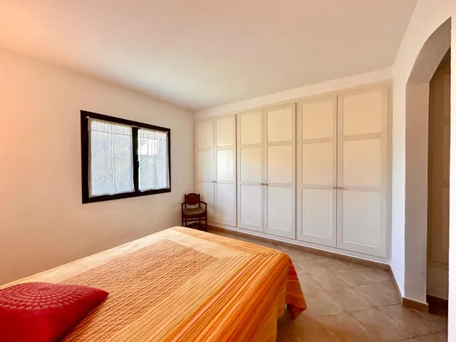 CALONGE: CHALET CON LICENCIA TURÍSTICA, GARAJE, JARDÍN Y PISCINA. ZONA MAS AMBRÓS - VIZC. CABANYES. — 31