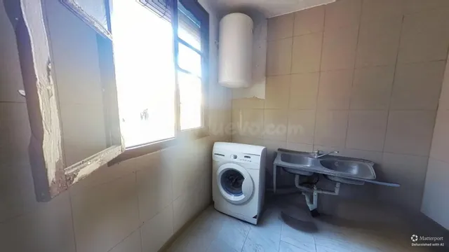Vivienda de 3 habitaciones para reformar con gran potencial  - foto 3