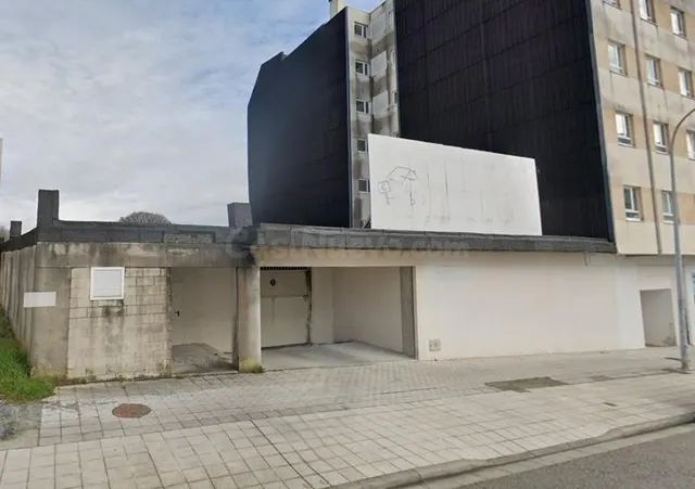 EDIFICIO EN construcción EN VILALBA