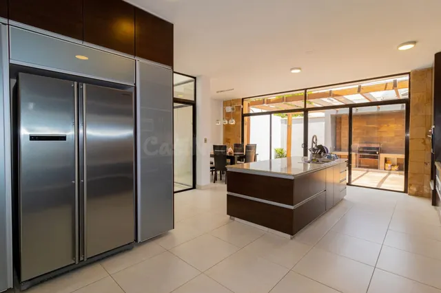 Casa 4 habitaciones 584m² en venta - Aranjuez alto - foto 3