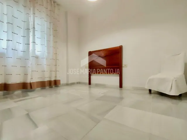 Piso en el centro con terraza y ascensor — 22