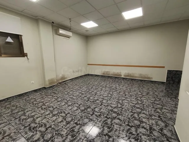Local comercial en zona comercial — 5