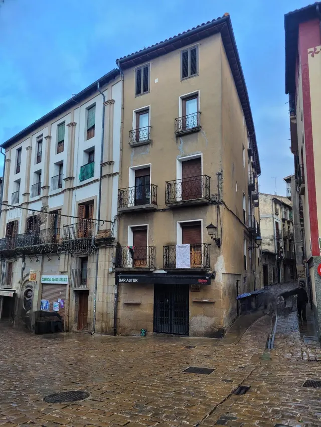 PISO DE 4 habitaciones, CÉNTRICO