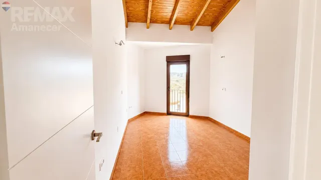 CHALET PAREADO A ESTRENAR — 20