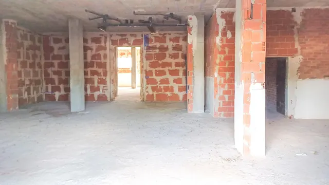 ALQUILER LOCAL COMERCIAL EN LA MEJOR UBICACIÓN DE ALTABIX NUEVO, CON 32m FACHADA Y 9 PERSIANAS A LA CALLE!!! — 21
