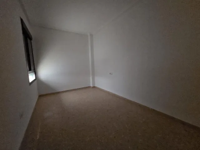 Amplia vivienda de 3 dormitorios con ascensor en Elche — 18