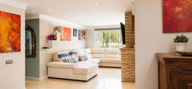 Villa independiente con piscina, vistas al mar y 780 m2 de p - foto 4