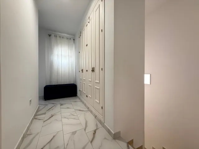 Casa adosada totalmente reformada de renta libre situada en una urbanización privada. — 33