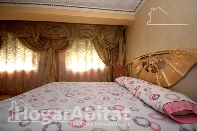 AMPLIA CASA CON GARAJE Y GRAN TERRAZA Y UNA SEGUNDA VIVIENDA — 12