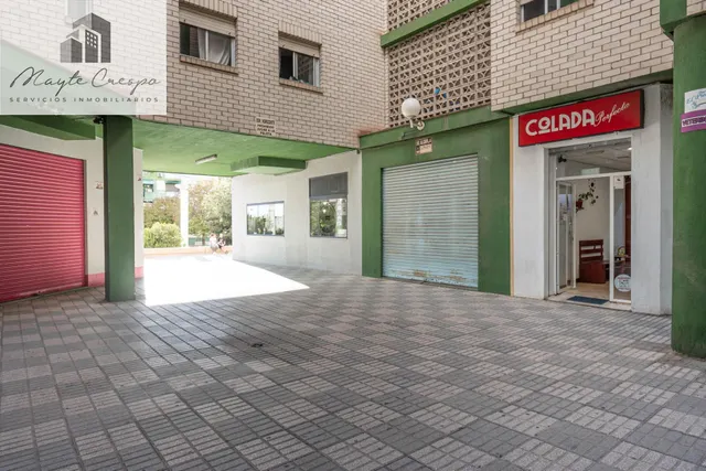 Venta de cafetería La Contraviesa de 160 m2  junto a Alcampo — 33