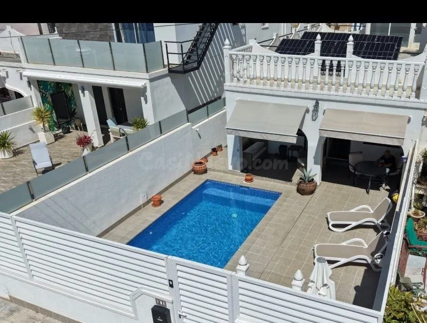 Casa 2 habitaciones 72m² en venta - Pueblo 9
