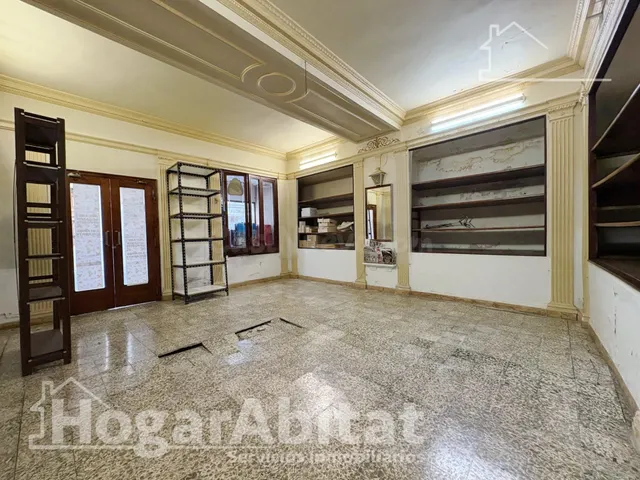 ESPACIOSA CASA CON LOCAL COMERCIAL Y GARAJE EN EL CENTRO - foto 5
