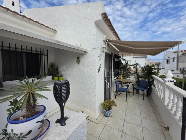 BUNGALOW PLANTA ALTA EN URBANIZACION CERRADA CON PISCINA COMUNITARIA — 3