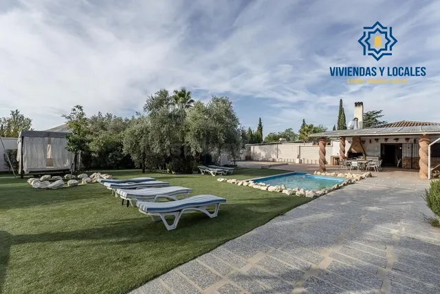 Chalet independiente con pozo propio y placas solares