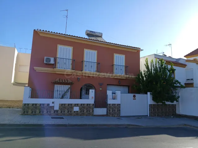 VIVIENDA INDEPENDIENTE CON TERRENO