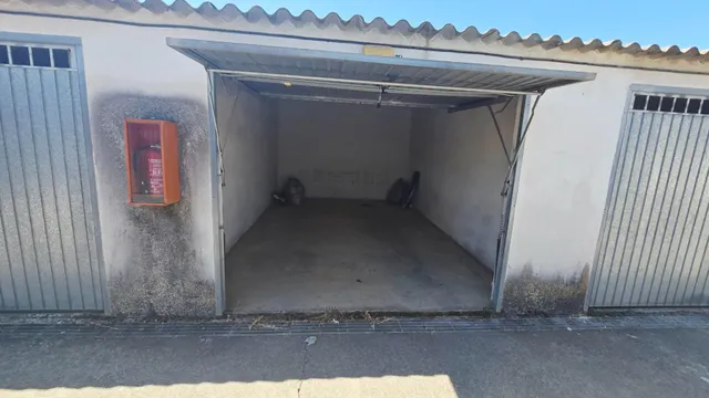 cochera cerrada en venta — 3