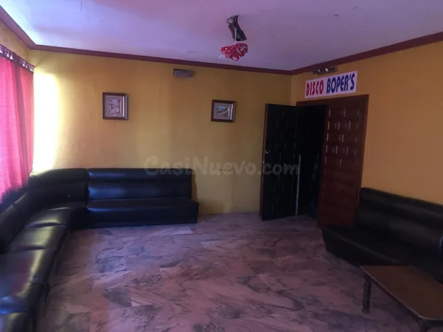 Espectacular edificio para negocio en Albalá - foto 4