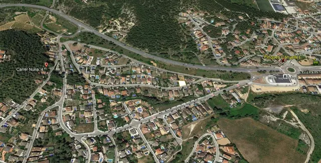 Amplio, con vistas y cercano al pueblo de Canyelles — 9