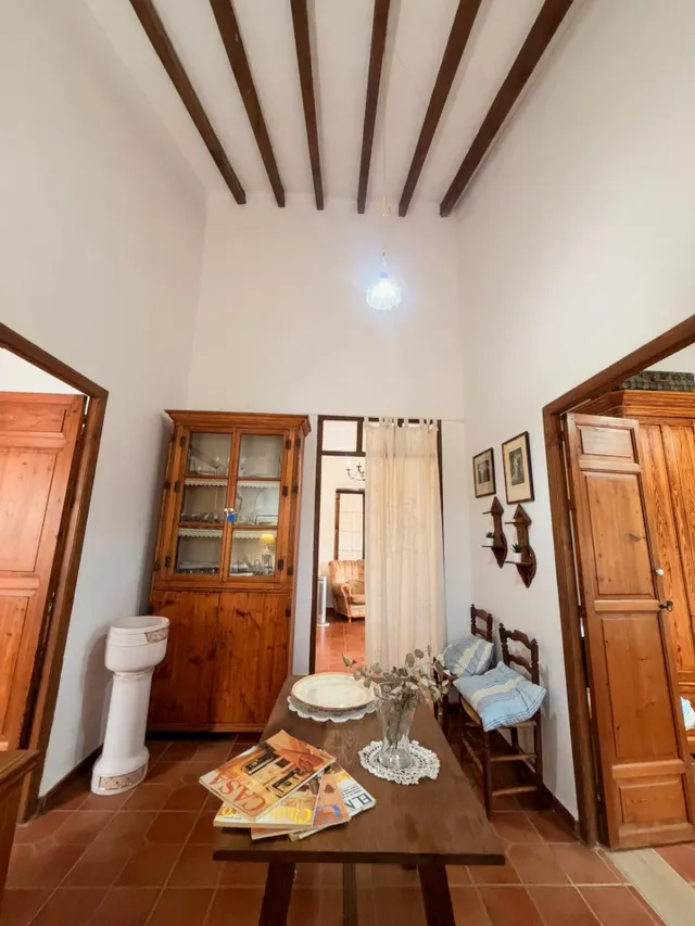 Acogedora casa de planta baja con jardín mediterráneo, patio soleado y gran garaje privado en Las Palas — 17