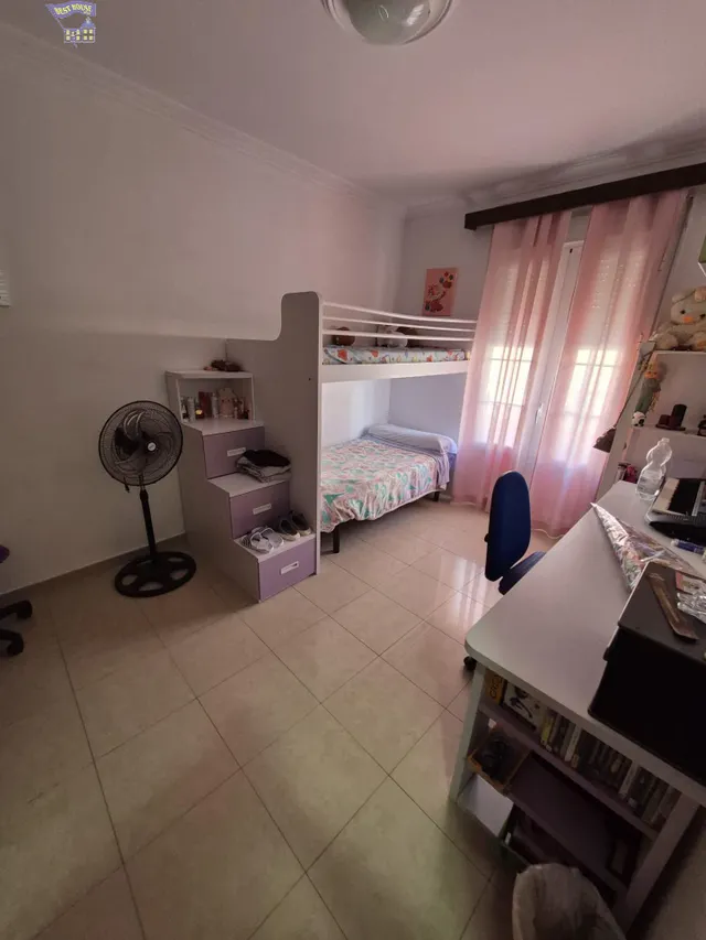 SE VENDE CASA EN ZONA CENTRO — 33