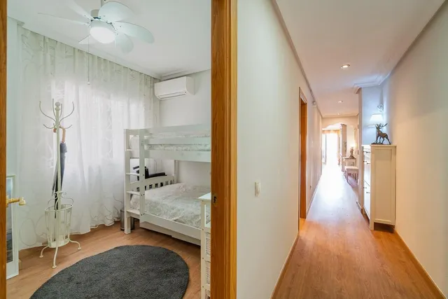 Ático en el centro de Torrevieja de 3 dormitorios y 2 baños — 30
