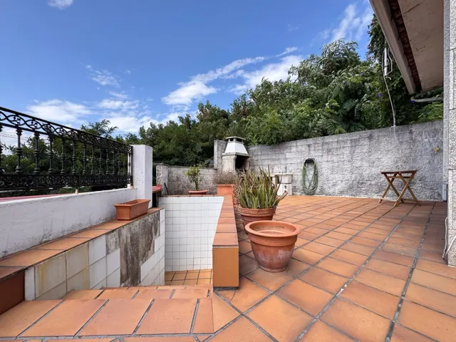 CASA CON VISTAS AL MAR ENTRE MARÍN Y PONTEVEDRA — 47