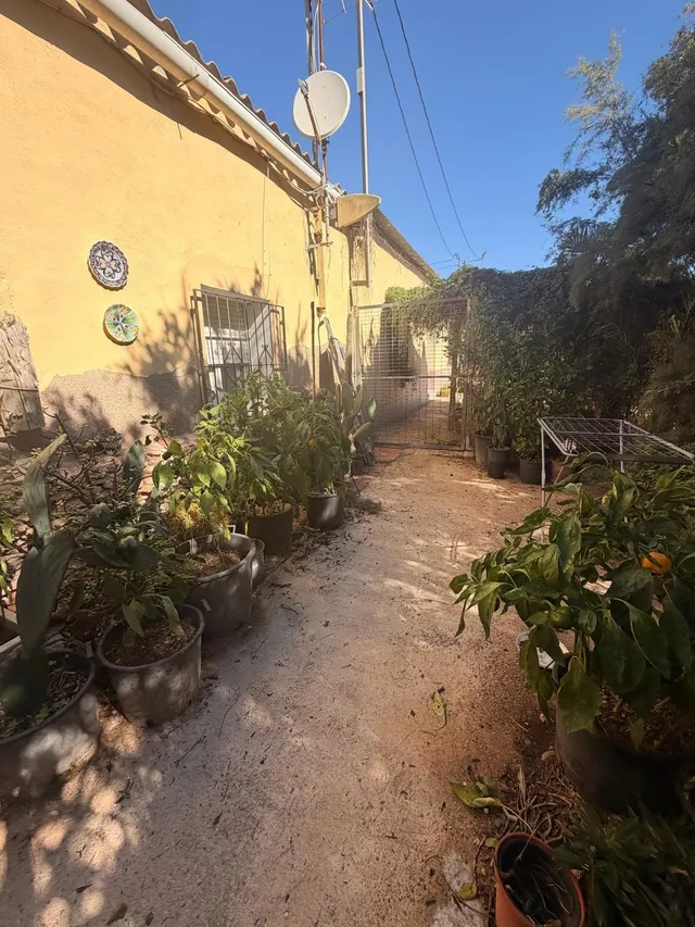 ¡OPORTUNIDAD! CASA RÚSTICA CON CUATRO PARCELAS DE TERRENO EN